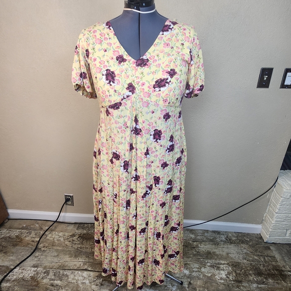 Maison & Belle Dresses & Skirts - Maison & Belle Yellow Purple Floral Midi Dress with Back Cutout XXL NWT